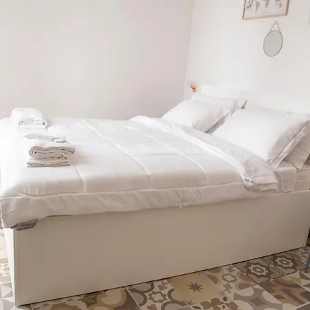 Allyoucantrip - La Nova Pensionat Neapel