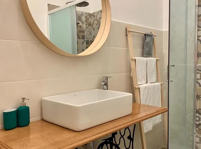 게스트하우스 Allyoucantrip - La Nova 4*