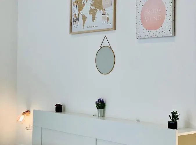 게스트하우스 Allyoucantrip - La Nova 4*